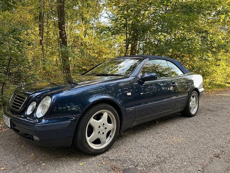 Blau Gebraucht 1998 Mercedes CLK320 Cabrio | 9.500 € (Fairer Preis) - Bild 1/4