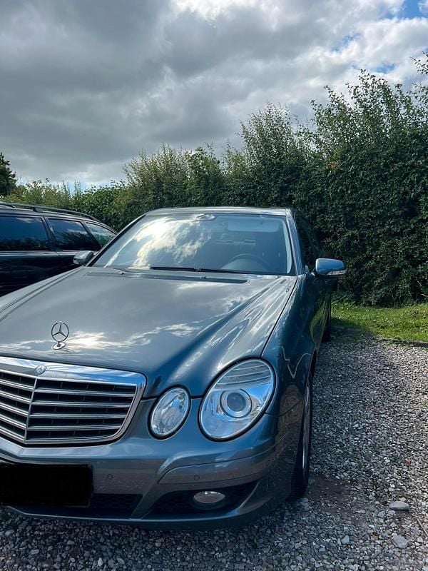 Gebraucht Mercedes E200 136 PS (100 kW) 2009 Grau Limousine