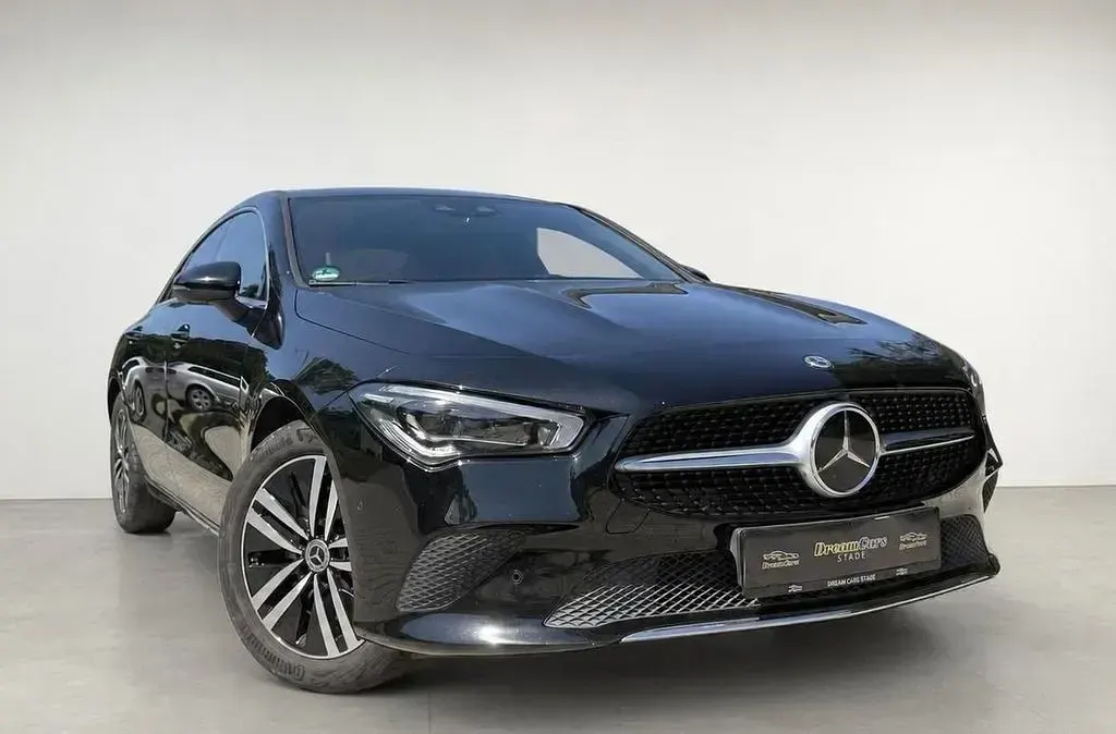 Gebraucht Mercedes CLA220 190 PS (139 kW) 2021 Schwarz Coupé