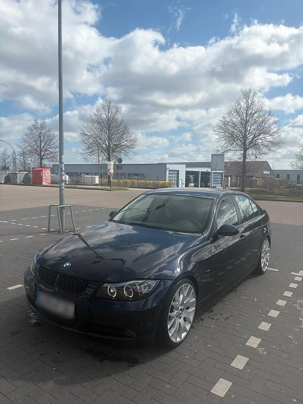 Gebraucht BMW 320 150 PS (110 kW) 2007 Blau Limousine