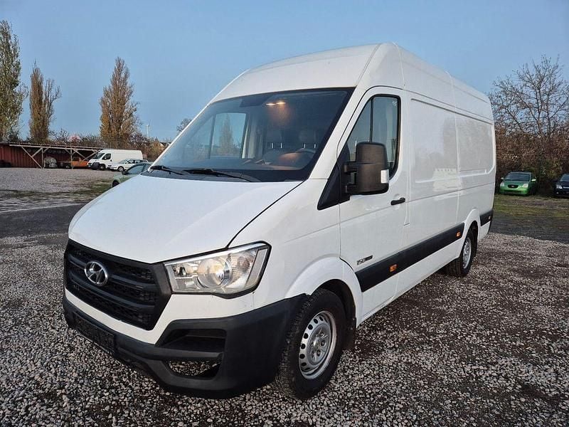 Weiß Gebraucht 2018 Hyundai H 350 Van | 11.980 € (Guter Preis) - Bild 1/4