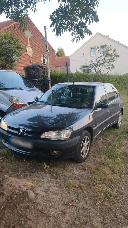 Schwarz Gebraucht 1999 Peugeot 306 Limousine | 750 € (Superpreis) - Bild 1/4