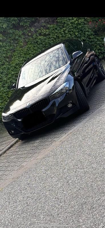 Schwarz Gebraucht 2020 BMW 330 Limousine | 21.599 € (Guter Preis) - Bild 1/4