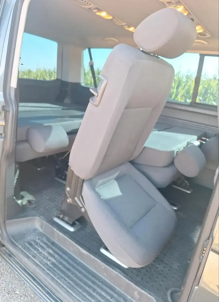 Gebraucht VW Caravelle 174 PS (127 kW) 2007 Grau Van