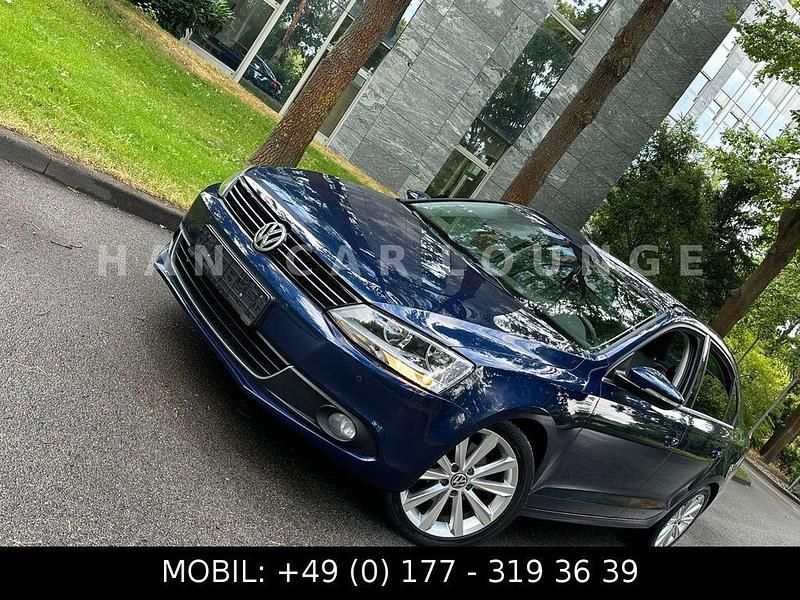 Blau Gebraucht 2012 VW Jetta Highline Limousine | 9.900 € (Etwas zu teuer) - Bild 1/4
