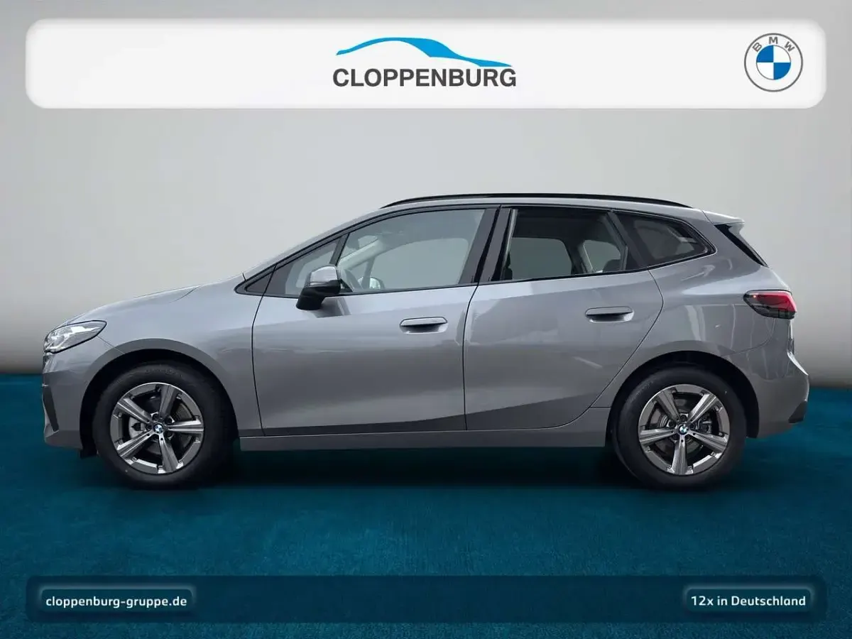 Gebraucht BMW 220 Performance 163 PS (119 kW) 2025 Grau Van / Kleinbus