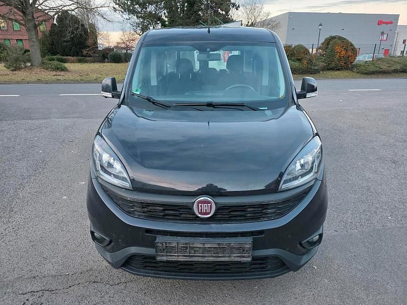 Schwarz Gebraucht 2019 Fiat Doblò Van / Kleinbus | 9.500 € (Guter Preis) - Bild 1/4