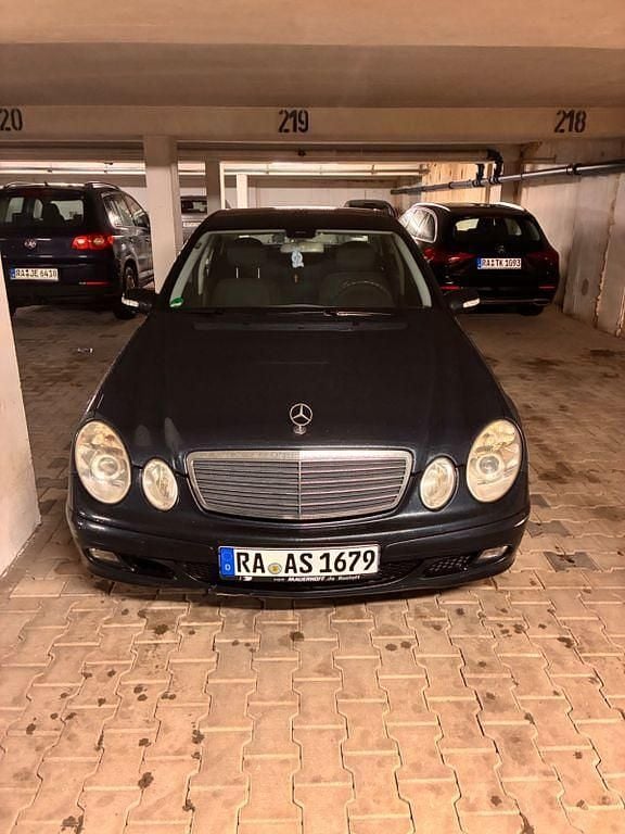 Schwarz Gebraucht 2005 Mercedes E200 Elegance Limousine | 3.500 € (Guter Preis) - Bild 1/4