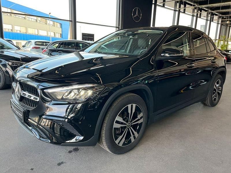 Gebraucht Mercedes GLA220 Advanced Plus 191 PS (140 kW) 2024 Lack kosmosschwarz SUV