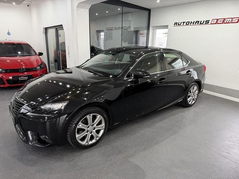 Gebraucht Lexus IS300 245 PS (180 kW) 2016 Starlight black Limousine