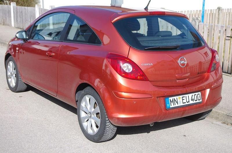 Gebraucht Opel Corsa Active 101 PS (74 kW) 2013 Orange Kleinwagen