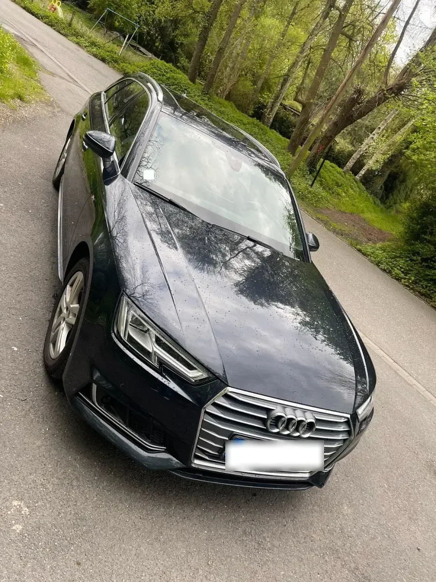 Używany Audi A4 S-Line 150 KM (110 kW) 2018 Niebieski Kombi