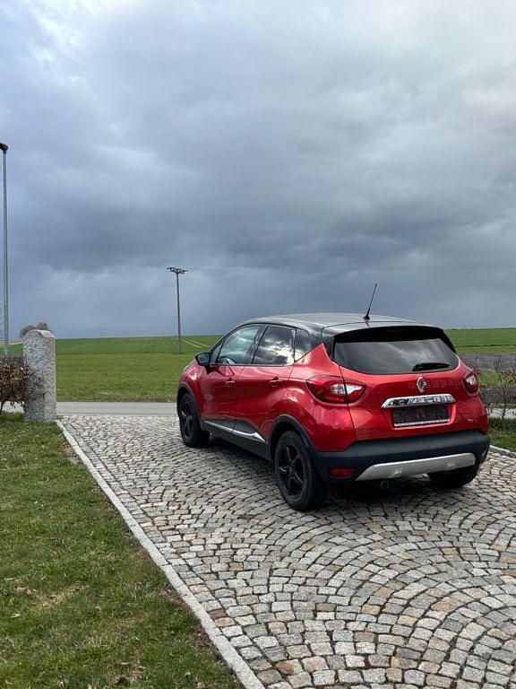 Gebraucht Renault Captur 118 PS (86 kW) 2016 Rot SUV
