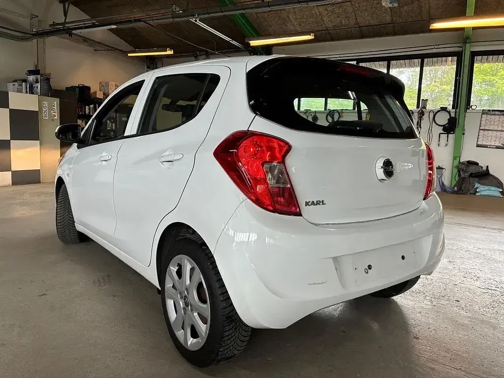 Używany Opel Karl Edition 75 KM (55 kW) 2016 Biały Hatchback