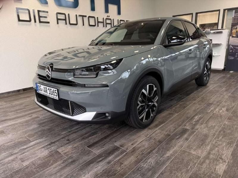 Lackierung manhattan green/typ Gebraucht 2025 Citroën C4 PureTech Limousine | 27.900 € - Bild 1/4