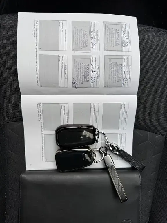 Gebraucht Toyota Corolla 122 PS (89 kW) 2023 Weiß Limousine