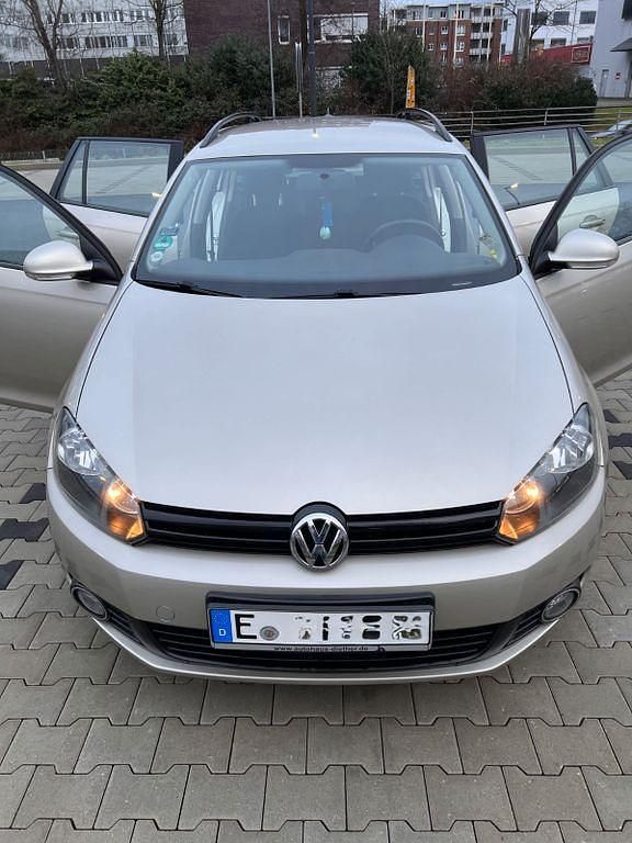 Silber Gebraucht 2014 VW Golf VII Trendline Kombi | 8.000 € (Superpreis) - Bild 1/4