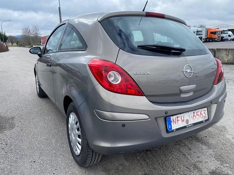 Gebraucht Opel Corsa Selection 69 PS (50 kW) 2010 Braun Kleinwagen