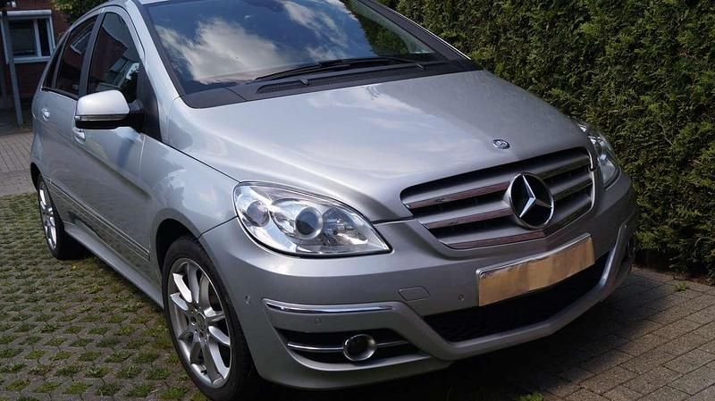Gebraucht 2010 Mercedes B180 Van / Kleinbus | 3.200 € (Fairer Preis) - Bild 1/4