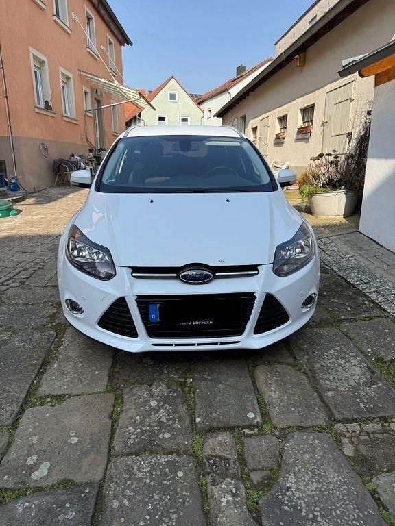 Gebraucht Ford Focus SYNC Edition 140 PS (102 kW) 2014 Weiß Limousine