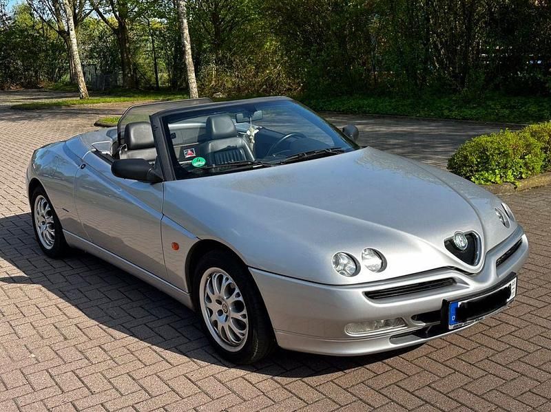 Gebraucht Alfa Romeo Spider 150 PS (110 kW) 2001 Silber Cabrio