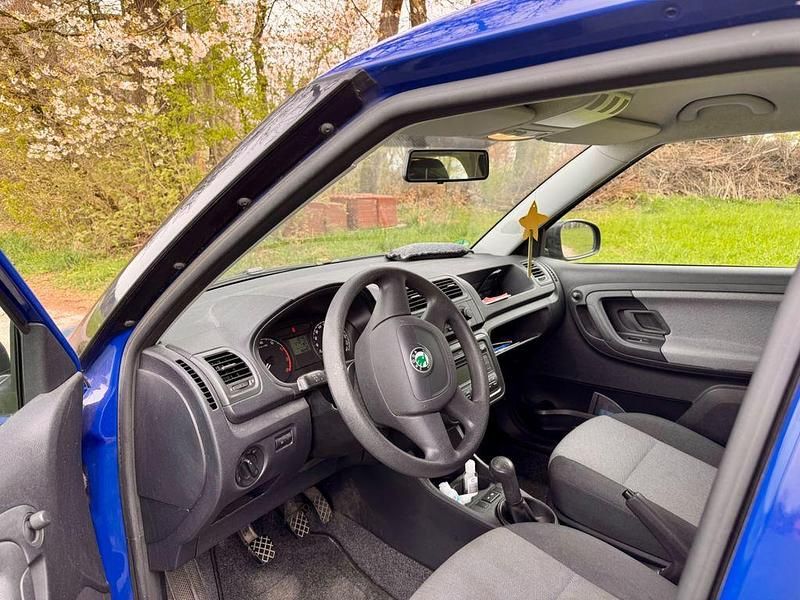 Gebraucht Skoda Fabia 69 PS (50 kW) 2009 Blau Limousine