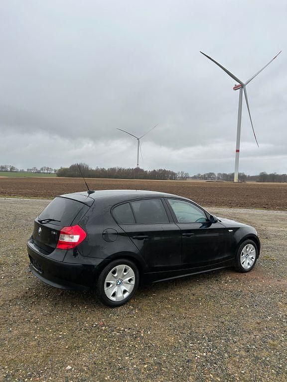 Gebraucht BMW 116 116 PS (85 kW) 2005 Schwarz Kleinwagen
