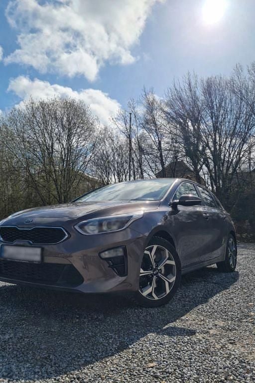 Gebraucht Kia Ceed Spirit 140 PS (102 kW) 2018 Braun Kleinwagen