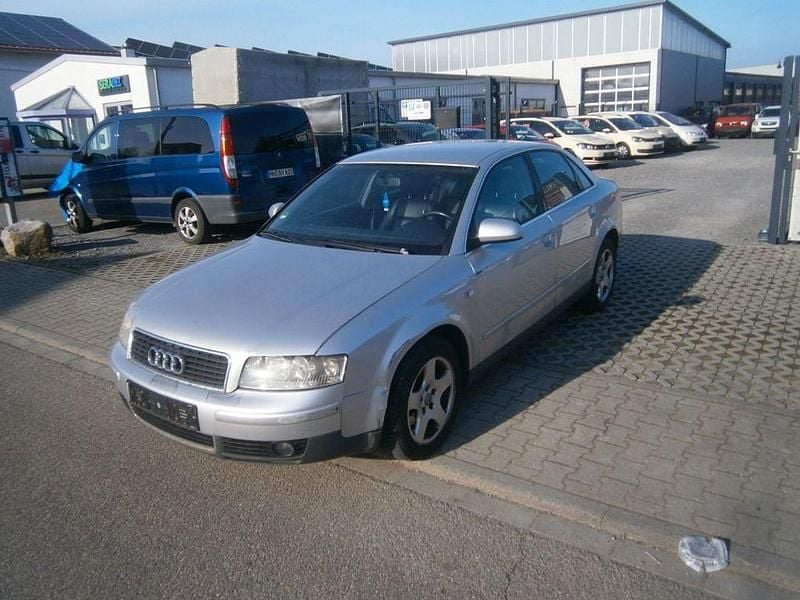 Gebraucht Audi A4 Comfort 131 PS (96 kW) 2001 Silber Limousine