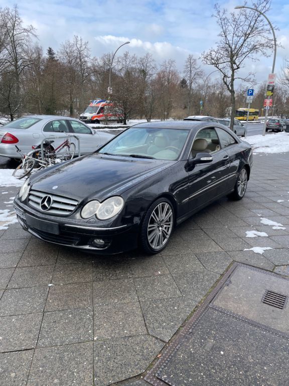 Schwarz Gebraucht 2005 Mercedes CLK320 Avantgarde Coupé | 4.500 € (Guter Preis) - Bild 1/4