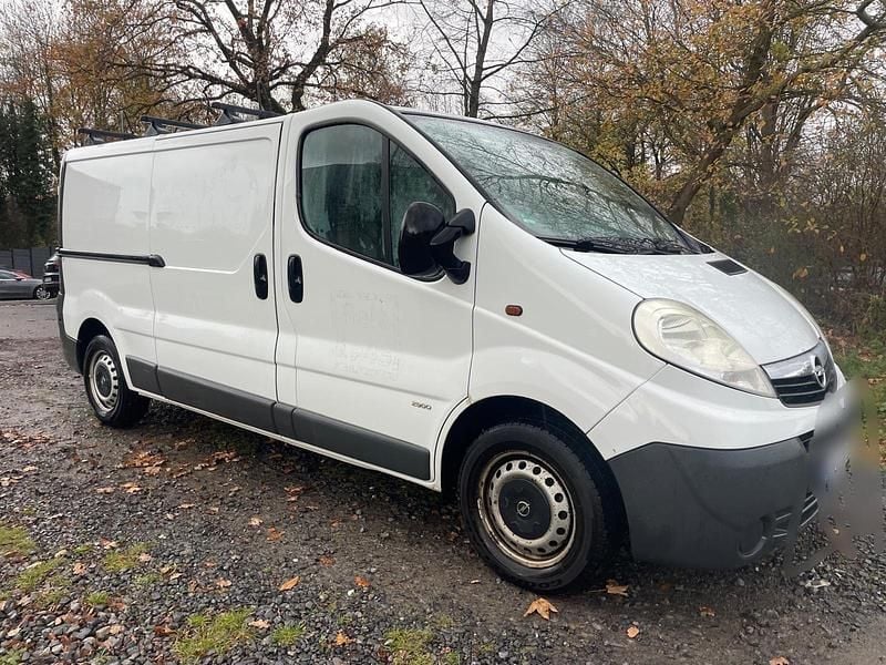Gebraucht Opel Vivaro 90 PS (66 kW) 2009 Weiß Van / Kleinbus