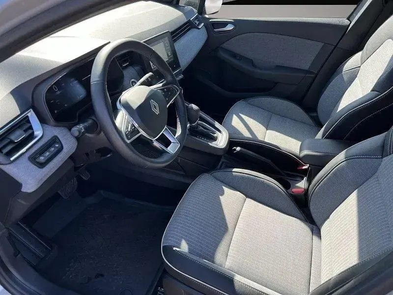 Gebraucht Renault Clio Techno 90 PS (66 kW) 2025 Manufacturer Kleinwagen