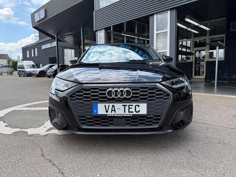 Gebraucht Audi A3 Basis 110 PS (80 kW) 2023 Andere Limousine