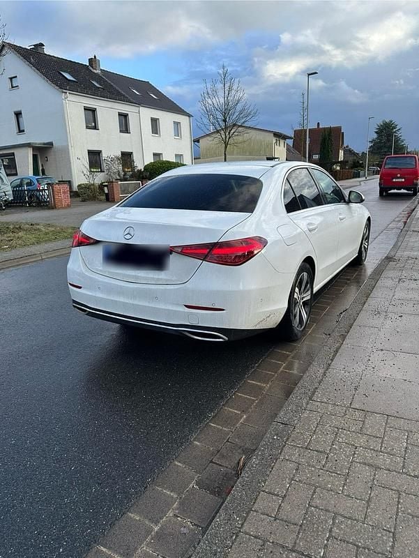 Gebraucht Mercedes C180 170 PS (125 kW) 2023 Weiß Limousine