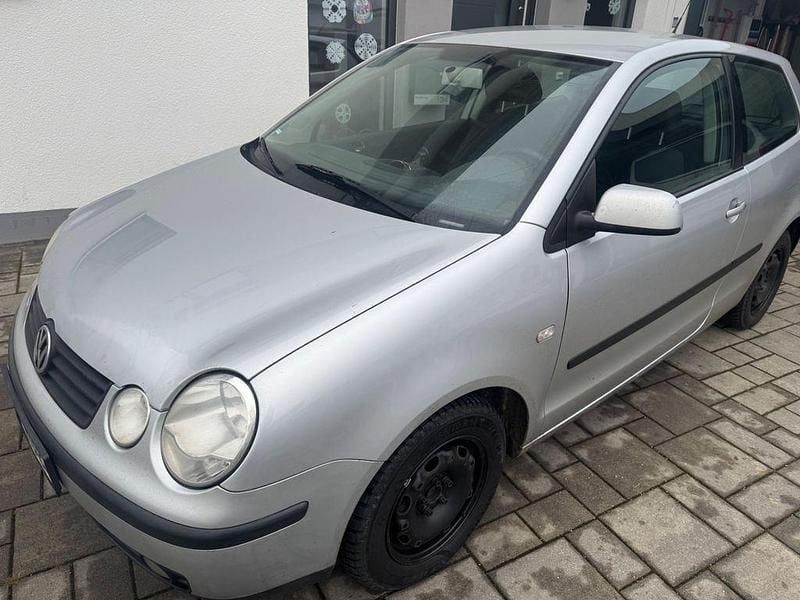 Silber Gebraucht 2005 VW Polo Basis Kleinwagen | 1.400 € (Guter Preis) - Bild 1/4