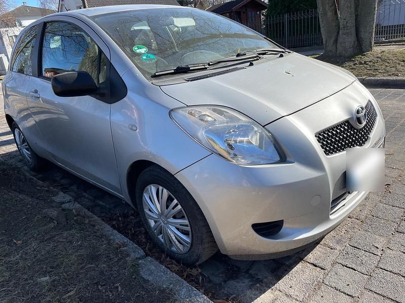 Gebraucht Toyota Yaris 87 PS (63 kW) 2006 Silber Kleinwagen