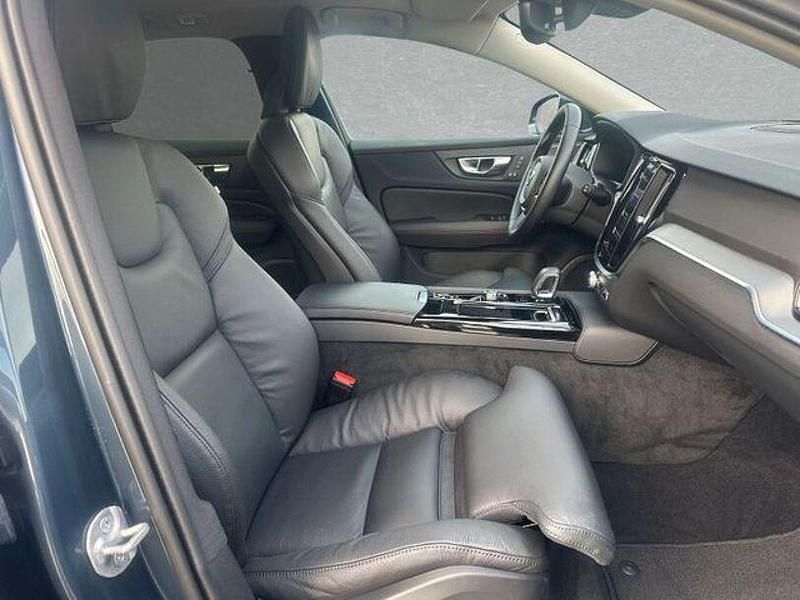 Gebraucht Volvo V60 Plus 349 PS (256 kW) 2025 Denim blue Kombi