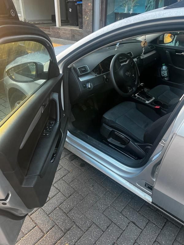 Gebraucht VW Passat 105 PS (77 kW) 2013 Silber Kombi