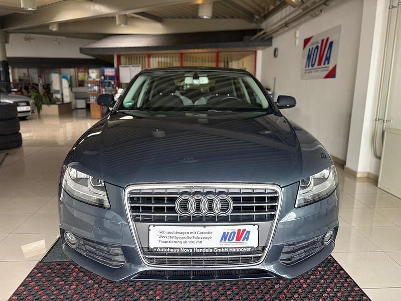 Grau Gebraucht 2010 Audi A4 Attraction Limousine | 8.490 € (Fairer Preis) - Bild 1/4