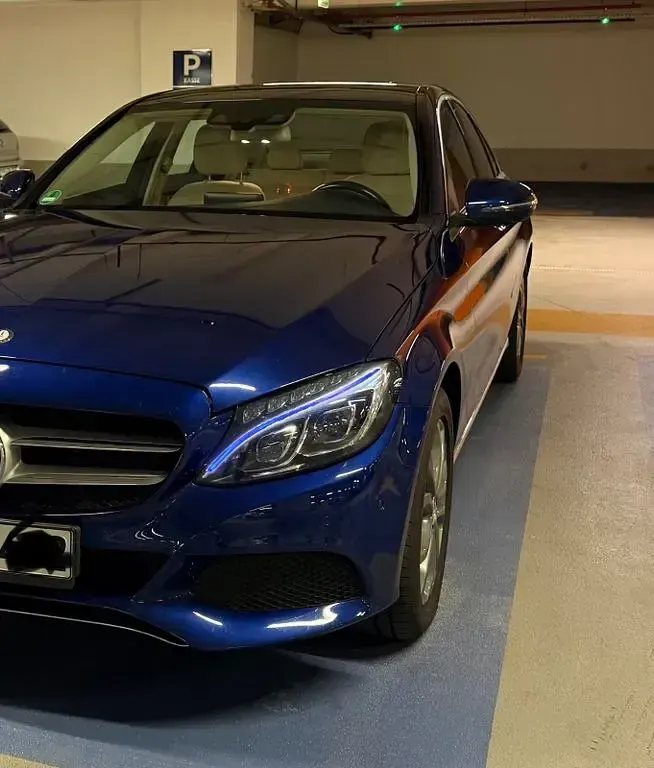 Używany Mercedes C400 333 KM (244 kW) 2016 Niebieski Sedan/Limuzyna