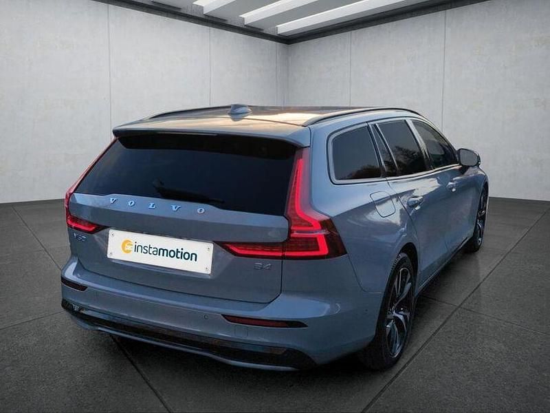 Gebraucht Volvo V60 Plus 197 PS (144 kW) 2025 Grau Kombi