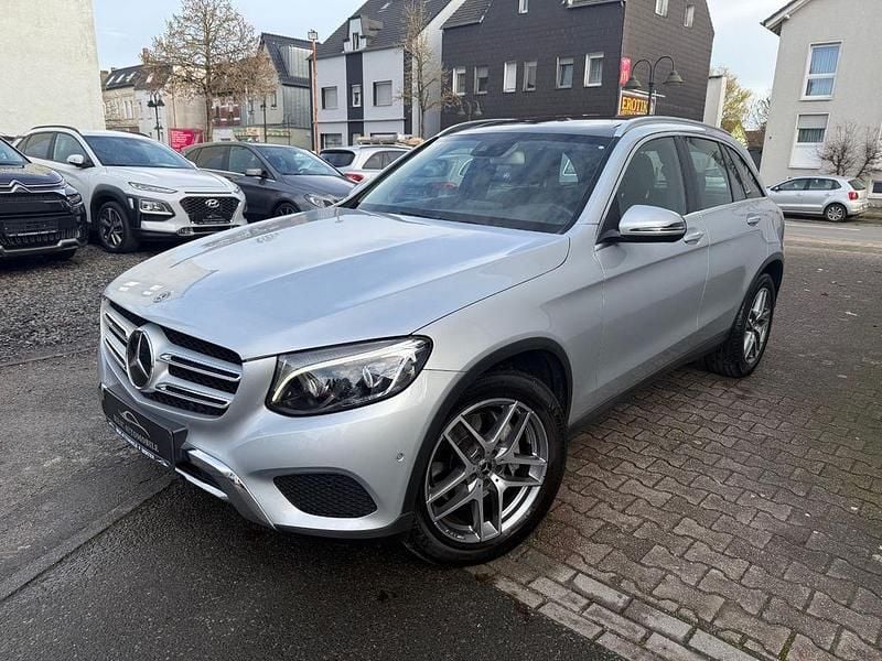 Silber Gebraucht 2017 Mercedes GLC220 AMG SUV | 24.697 € (Guter Preis) - Bild 1/4