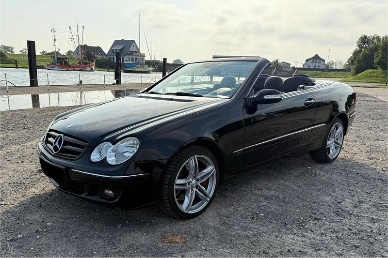 Schwarz Gebraucht 2006 Mercedes CLK320 Cabrio | 5.800 € (Fairer Preis) - Bild 1/4