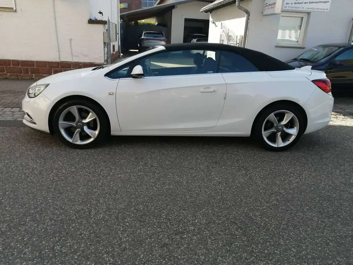 Gebraucht Opel Cascada Edition 140 PS (102 kW) 2018 Weiß Cabrio