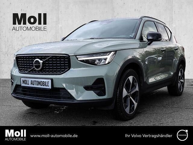 Gebraucht Volvo XC40 Plus 163 PS (119 kW) 2023 Gruen SUV