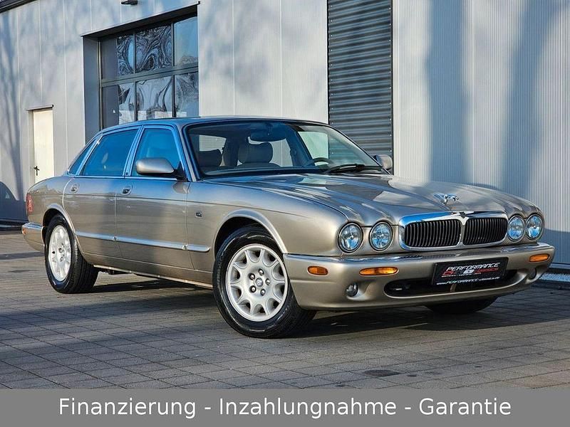 Gebraucht Jaguar XJ8 Executive 284 PS (208 kW) 1999 Gold Limousine