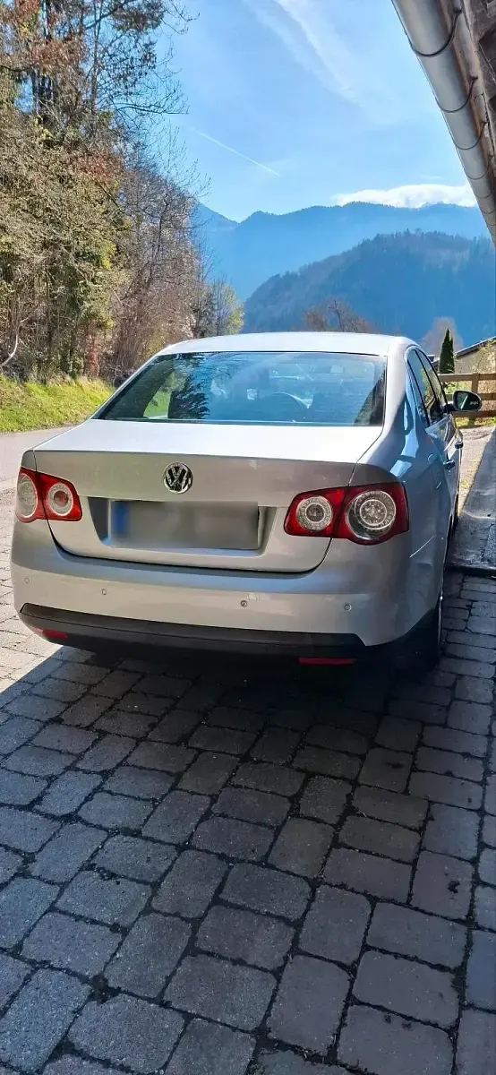 Gebraucht VW Jetta 102 PS (75 kW) 2006 Silber Limousine