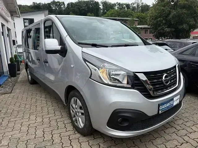Gebraucht Nissan NV300 146 PS (107 kW) 2017 Mercury grey (m) Van