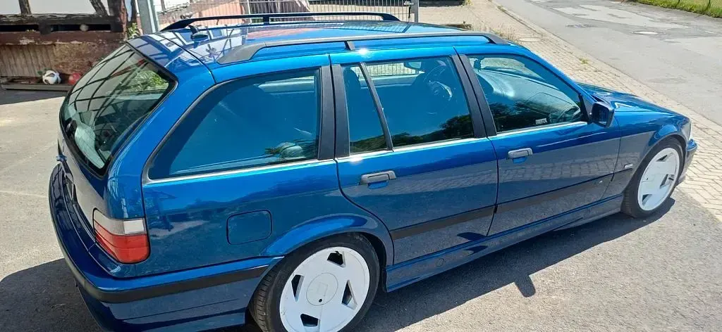 Gebraucht BMW 323 M Sport 170 PS (125 kW) 1998 Blau Kombi