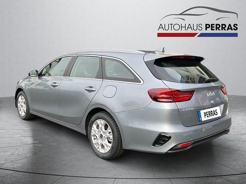 Gebraucht Kia Ceed Sportswagon Comfort 160 PS (117 kW) 2023 Wolfgrau Kombi